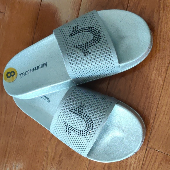 True Religion women's flip flops - Picture 3 of 6